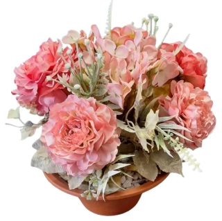 Umělá květina v květináči