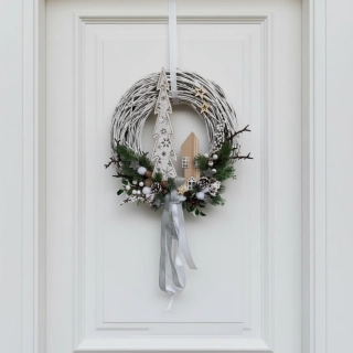 Věnec na dveře z proutí ph4879