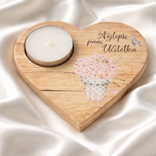 Dřevěný svícen pro paní učitelku – srdce s věnováním